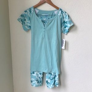 Cabela’s brand lounge/pajama set, blue camo